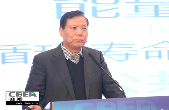 1479777661396001703.jpg 圖為珠海銀隆新能源有限公司董事長魏銀倉發(fā)表演講.jpg