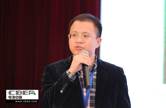 1479777729966013184.jpg 圖為湖南杉杉能源科技股份有限公司研究院副院長譚欣欣發(fā)表主題演講.jpg