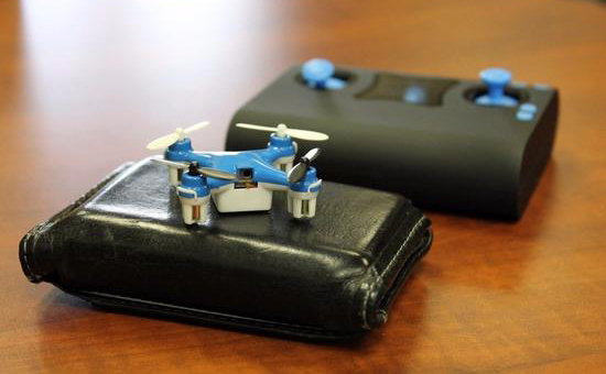 【組圖】堪稱史上最小無人機 用5號電池售價僅30美元