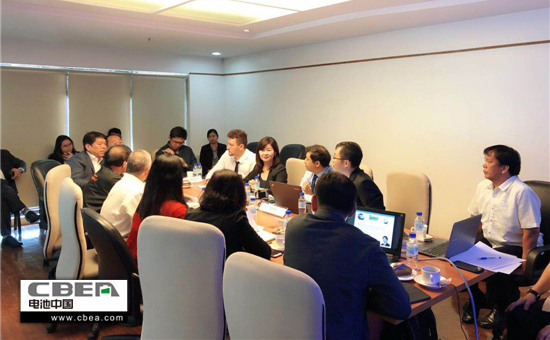 1531197248310057404.jpg 洽談會(huì)現(xiàn)場(chǎng)交流.jpg