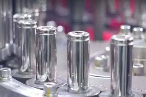 猛犸電動21700鋰電新國標車上市 圓柱電池開辟第二戰場 猛犸電動21700鋰電新國標車上市 圓柱電池開辟第二戰場