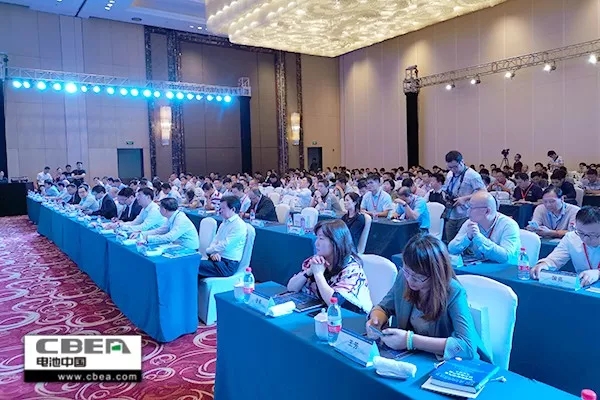 兩院士助陣 《動(dòng)力電池藍(lán)皮書(shū)》(2019)重磅發(fā)布 兩院士助陣 《動(dòng)力電池藍(lán)皮書(shū)》(2019)重磅發(fā)布