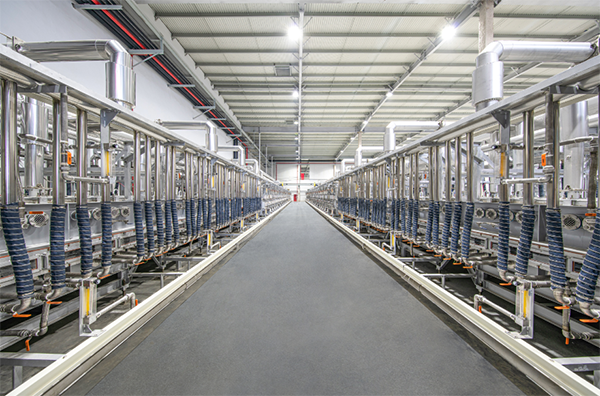 全球首批10噸級無鈷正極材料批量下線