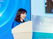 動(dòng)力電池應(yīng)用分會(huì)秘書(shū)長(zhǎng)張雨主持會(huì)議開(kāi)幕式