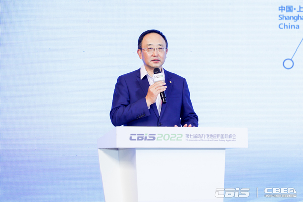 欣旺達(dá)電子股份有限公司副總裁梁銳主持“低碳背景下的動(dòng)力電池全球化格局”主題論壇 欣旺達(dá)電子股份有限公司副總裁梁銳主持“低碳背景下的動(dòng)力電池全球化格局”主題論壇