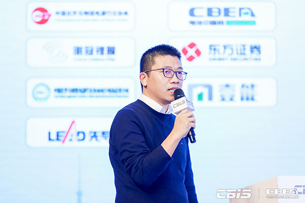 電池/材料/設(shè)備齊突圍,新能源邁向新天地 電池/材料/設(shè)備齊突圍,新能源邁向新天地