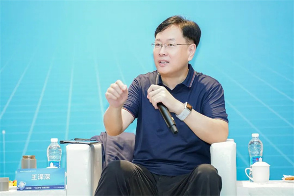 “Li+學(xué)社”高端對(duì)話:警惕全球化機(jī)遇下,鋰電企業(yè)的出海挑戰(zhàn)和技術(shù)迭代風(fēng)險(xiǎn) “Li+學(xué)社”高端對(duì)話:警惕全球化機(jī)遇下,鋰電企業(yè)的出海挑戰(zhàn)和技術(shù)迭代風(fēng)險(xiǎn)