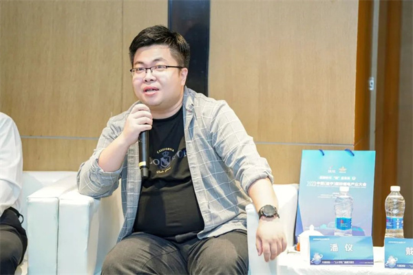 “Li+學(xué)社”高端對(duì)話:警惕全球化機(jī)遇下,鋰電企業(yè)的出海挑戰(zhàn)和技術(shù)迭代風(fēng)險(xiǎn) “Li+學(xué)社”高端對(duì)話:警惕全球化機(jī)遇下,鋰電企業(yè)的出海挑戰(zhàn)和技術(shù)迭代風(fēng)險(xiǎn)