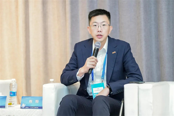 “Li+學(xué)社”高端對(duì)話:警惕全球化機(jī)遇下,鋰電企業(yè)的出海挑戰(zhàn)和技術(shù)迭代風(fēng)險(xiǎn) “Li+學(xué)社”高端對(duì)話:警惕全球化機(jī)遇下,鋰電企業(yè)的出海挑戰(zhàn)和技術(shù)迭代風(fēng)險(xiǎn)