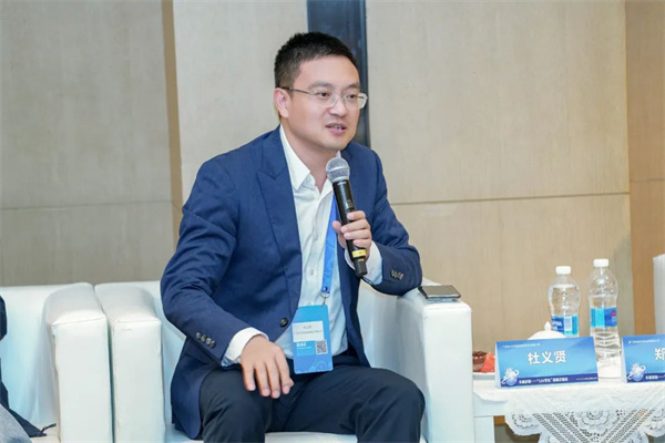 “Li+學(xué)社”高端對(duì)話:警惕全球化機(jī)遇下,鋰電企業(yè)的出海挑戰(zhàn)和技術(shù)迭代風(fēng)險(xiǎn) “Li+學(xué)社”高端對(duì)話:警惕全球化機(jī)遇下,鋰電企業(yè)的出海挑戰(zhàn)和技術(shù)迭代風(fēng)險(xiǎn)