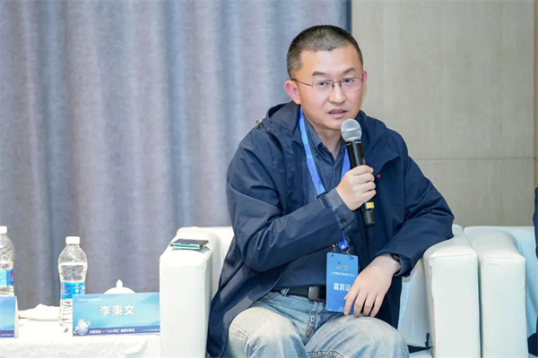 “Li+學(xué)社”高端對(duì)話:警惕全球化機(jī)遇下,鋰電企業(yè)的出海挑戰(zhàn)和技術(shù)迭代風(fēng)險(xiǎn) “Li+學(xué)社”高端對(duì)話:警惕全球化機(jī)遇下,鋰電企業(yè)的出海挑戰(zhàn)和技術(shù)迭代風(fēng)險(xiǎn)