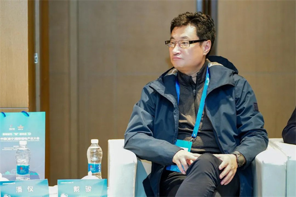 “Li+學(xué)社”高端對(duì)話:警惕全球化機(jī)遇下,鋰電企業(yè)的出海挑戰(zhàn)和技術(shù)迭代風(fēng)險(xiǎn) “Li+學(xué)社”高端對(duì)話:警惕全球化機(jī)遇下,鋰電企業(yè)的出海挑戰(zhàn)和技術(shù)迭代風(fēng)險(xiǎn)