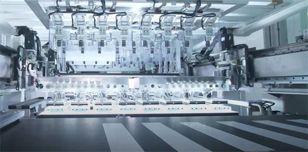 獨家|對話楊紅新:蜂巢能源2024年如何“破卷”? 獨家|對話楊紅新:蜂巢能源2024年如何“破卷”?