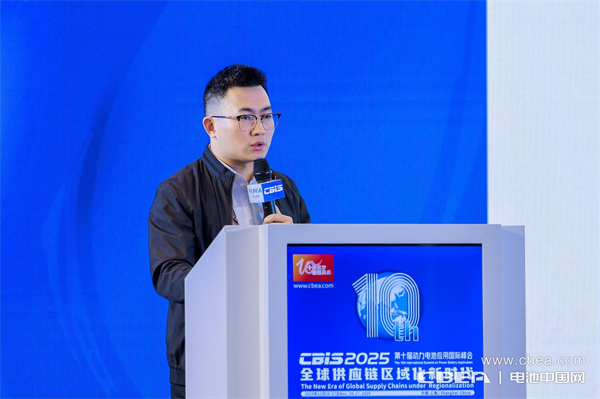 產(chǎn)業(yè)共振!大圓柱電池迎來(lái)“高光時(shí)刻” 產(chǎn)業(yè)共振!大圓柱電池迎來(lái)“高光時(shí)刻”