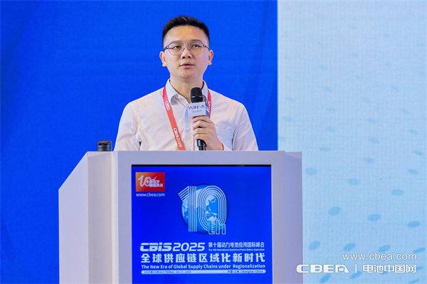 產(chǎn)業(yè)共振!大圓柱電池迎來(lái)“高光時(shí)刻” 產(chǎn)業(yè)共振!大圓柱電池迎來(lái)“高光時(shí)刻”